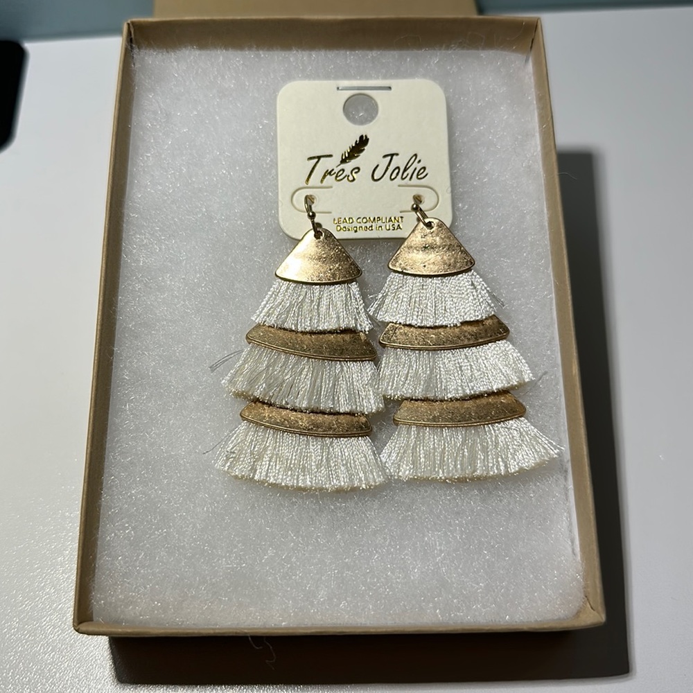 Tres Jolie Gold and white/crème fringe earrings